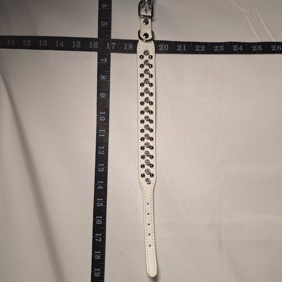 NWT Spiked Dog Collar white Size: S (10.2"-12.6" / 26cm-32cm) - Picture 2 of 5